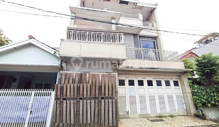 Rumah 3 Lantai, Lokasi Strategis dekat Kampus UIN di Ciputat