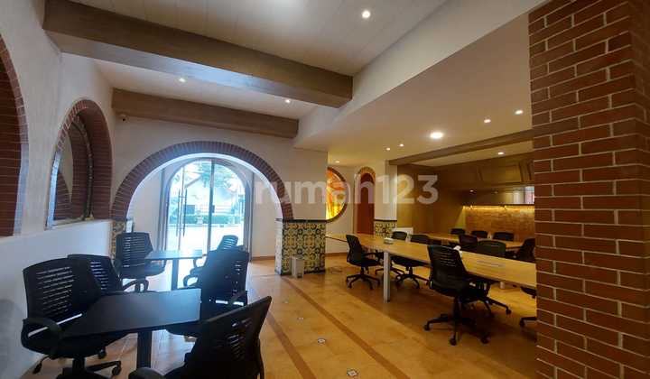 2-Story Shop House, Good Condition, Ready to Use, Strategic Location in South Jakarta 1