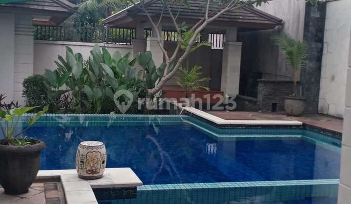 Rumah Luxury, Asri, dengan Kolam Renang Pribadi .., Hoek Dg 2 Pintu Masuk, Beli Tanah Bonus Rumah , Hrg Nego. One Gate System , Tdk Banjir, Halaman Depan & Belakang Luas. Dekat Rsib, Mall, Wisata K