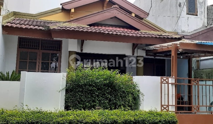 Rumah 1 Lantai, Lokasi Strategis di Bintaro