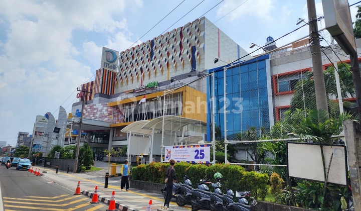 Studio Type Apartment, ready to occupy, strategic location in Depok. Studio Type Apartment, ready to occupy, strategic location in Depok.