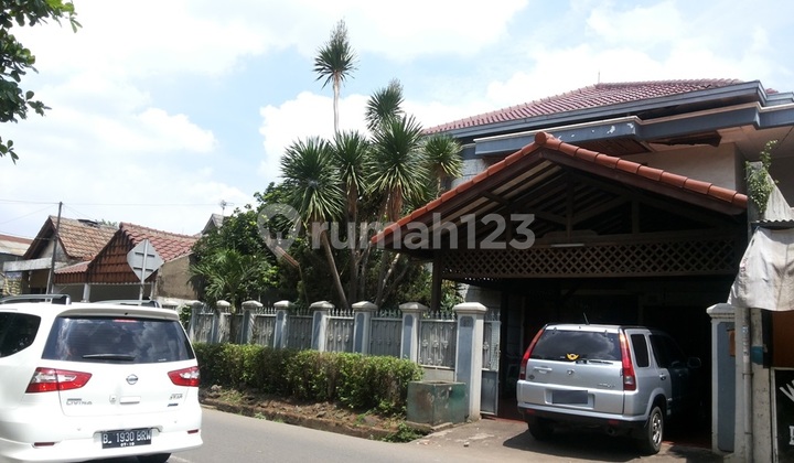 Rumah Bagus di Daerah Pesanggrahan ,Rumah Siap Huni,Pinggir Jalan.