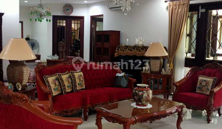 Rumah bagus, rapih, nyaman siap huni Lokasi strategis.