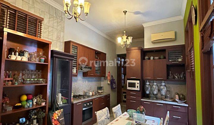 Rumah Di Lokasi Strategis, Good price Di darmawangsa 2