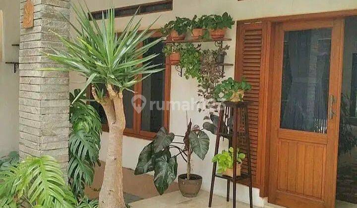 Dijual rumah 2 lantai,  full furnished,  daerah bandung utara, gegerkalong ciwaruga, dekat setiabudi. Ada Halaman belakang.  2