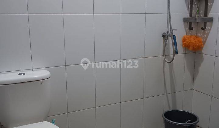 Dijual Rumah 2 Lantai,  Kamar Tidur Ada 6. Luas Tanah 195 M². Ptatista Antapani.  Dekat K Kiara Park. Jalan Riau.  Jalan Jakarta. Ibcc,  Arcamanik 2