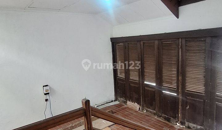 Dijual Rumah 2 Lantai . Lokasi Strategis Dekat Pintu Tol Pasteur. Jalan Suryasumantri. Univ Maranatha. Komplek Setraduta 2