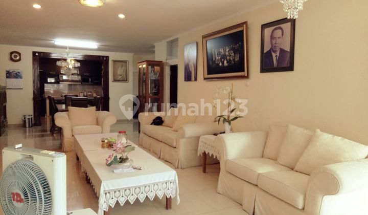 Dijual Rumah Dengan Ruangan Dan Halaman Luas. Bandung Utara. Luas Tanah 500 Mjln Setrasari. Dekat Karangsetra. Jalan Setiabudi. Pasteur. Univ Maranatha. Bandung