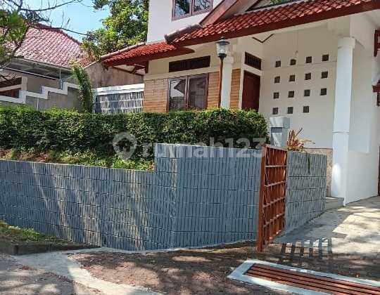 For Rent: 2-Story House Ready to Occupy. Fajar Raya Complex, Cihanjuang. Near Cimahi City Hall. Cibabat Hospital. Ar Rahman Islamic Elementary School. Cimahi