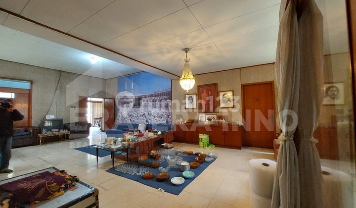 Dijual Rumah Klasik Bandung. Jalan Brantas . Jalan Riau. Kota Bandung