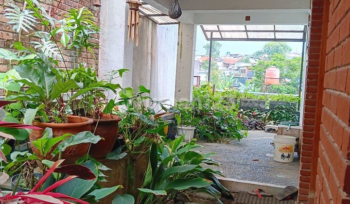 Dijual Rumah Murah . 2 Lantai Komplek Setiabudi Regency. Bandung Utara. Ada Halaman Belakang Dan Samping. Udara Sejuk