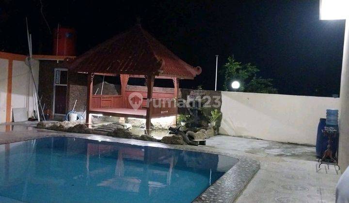 Rumah Dengan Kolam Renang di karanganom, Sukodono 2