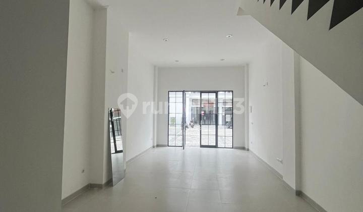 Rukan Modern di Kawasan Edu City Pik 2