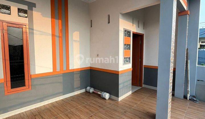 Rumah 2 Lantai , 3 Km Tidur, Area Depan Pondok Ungu Permai, Disewakan  2