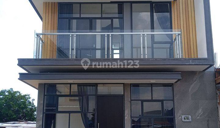 Rumah 2 lantai dekat ke Toll Bekasi Barat di Perumahan Golden City  1