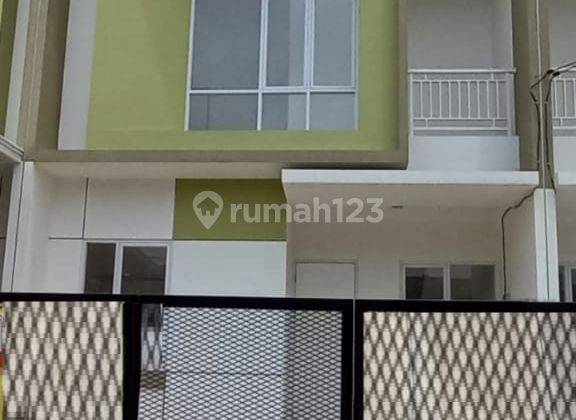 Rumah 2 Lantai, 3 Km Tidur, Nempel Sumarecon Bekasi Murah Dan Strategis  1