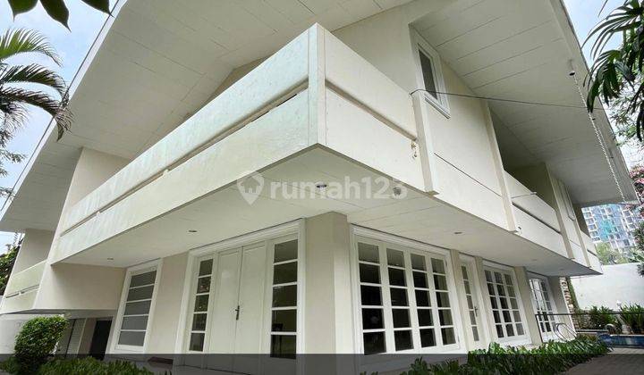 Disewakan Rumah Semi Furnished di Jakarta Selatan  1