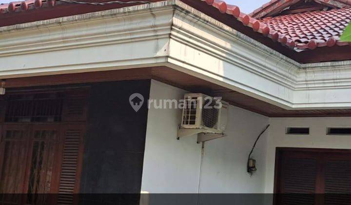 Dijual Rumah Modern Lokasi Strategis Dekat Dengan Tol di Jakarta Selatan  1