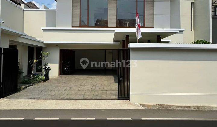 Dijual Atau Disewakan Rumah Modern Tropical Semi Furnished Dekat Dengan Stasiun Mrt 2