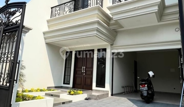 Rumah American Clasic Area Joglo Jakarta Barat 2