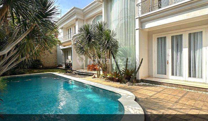 Dijual Rumah Modern Tropical Berlokasi Strategis di Jakarta Selatan  1