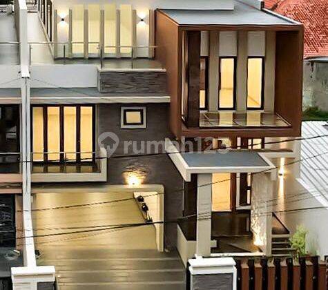 Dijual Rumah Brand New Modern Tropical di Jakarta Selatan  2