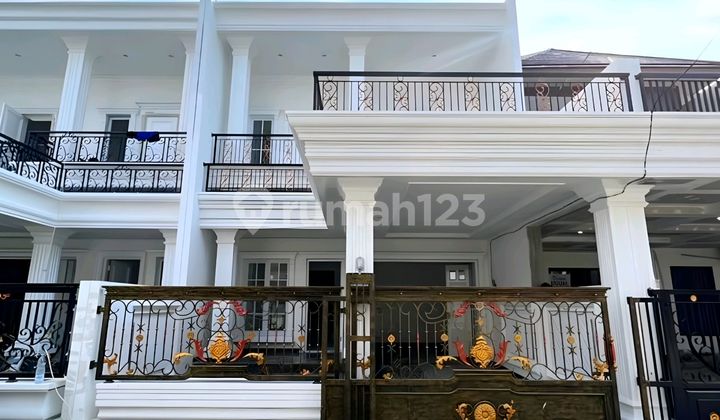 Modern Classic House Meruya - LT 159 M² Price 3.5 M 1