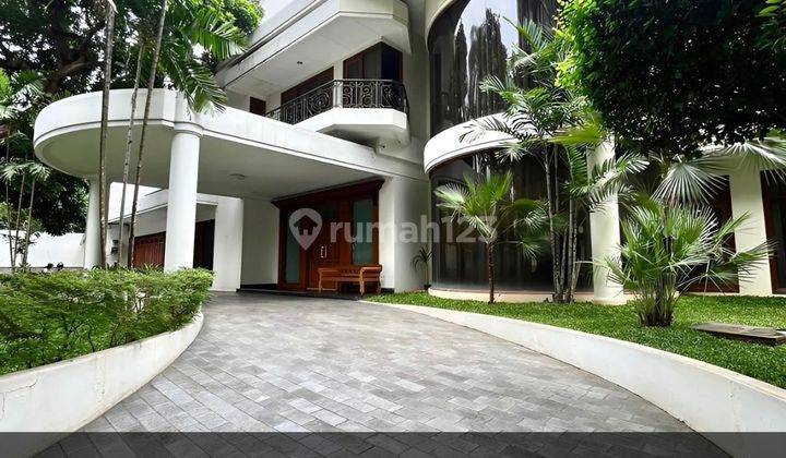 Disewakan Rumah Modern Tropical Furnished di Jakarta Selatan  1