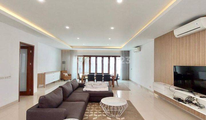 For Rent Rumah Modern Clasic Lokasi Strategis 2