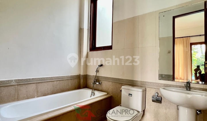 Disewawakan Rumah Full Furnished Lokasi Strategis One Get System 2