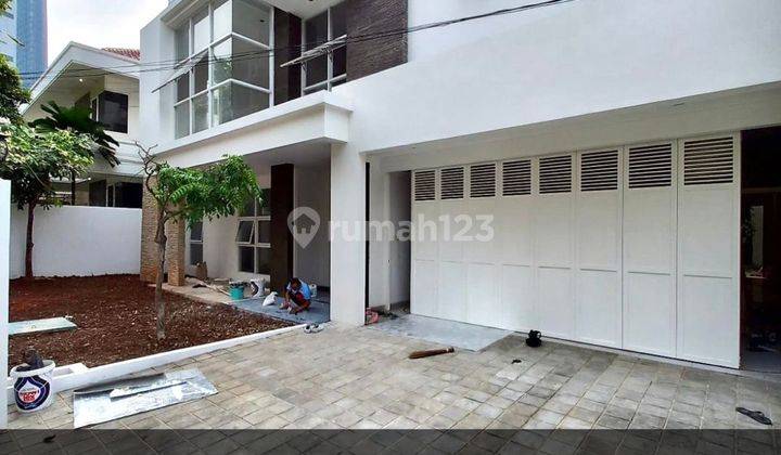 Disewakan Rumah Jalan Kaki Ke Area Perkantoran Minimal 2 Tahun  1