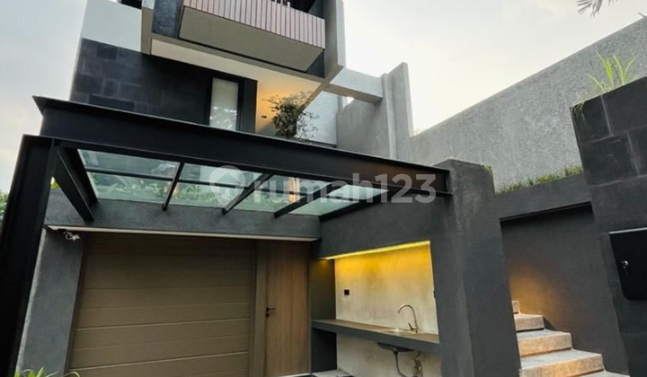 Dijual Rumah Brand New Modern Tropical Lokasi Strategis di Permata Hijau 