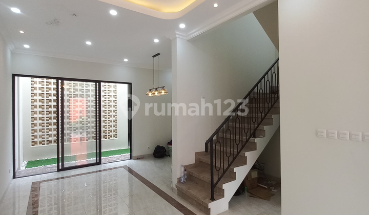 Rumah Modern Minimalis Kebon Jeruk, SHM, Carport 2 Mobil, Nego! 2