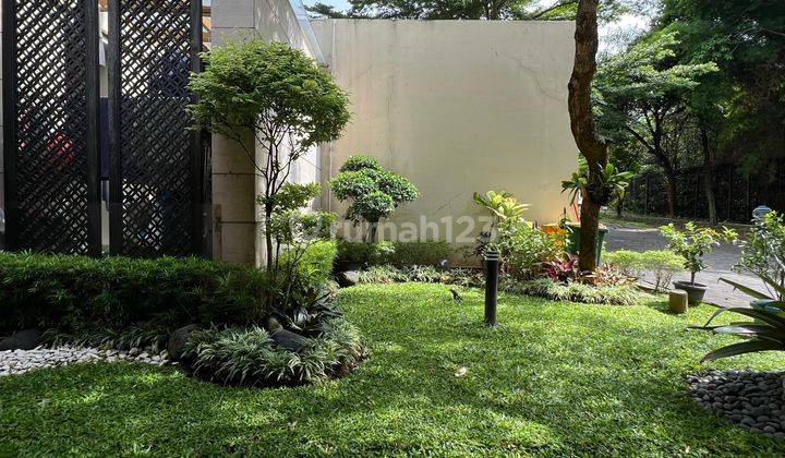 Dijual Rumah Modern Tropical Semi Furnished di Jakarta Selatan  2