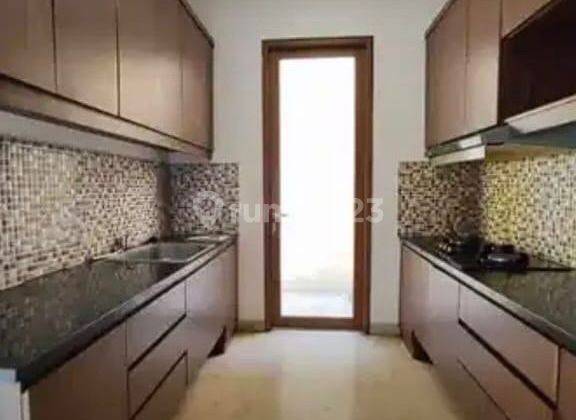 Dijual Rumah Modern Tropical Semi Furnished di Jakarta Selatan  2