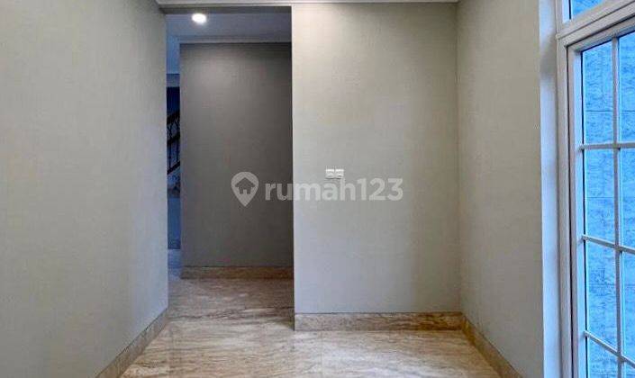 Dijual Rumah Modern Classic Lokasi Strategis Selangkah Menuju Scbd di Jakarta Selatan  2