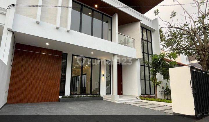 Dijual Rumah Modern Classic di Jakarta Selatan  1