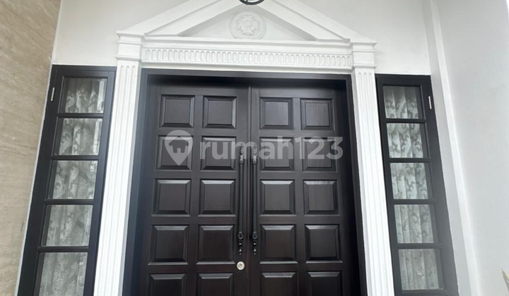 Rarely Available Three-Story Luxury Ready-to-Occupy House in Kebon Jeruk 2