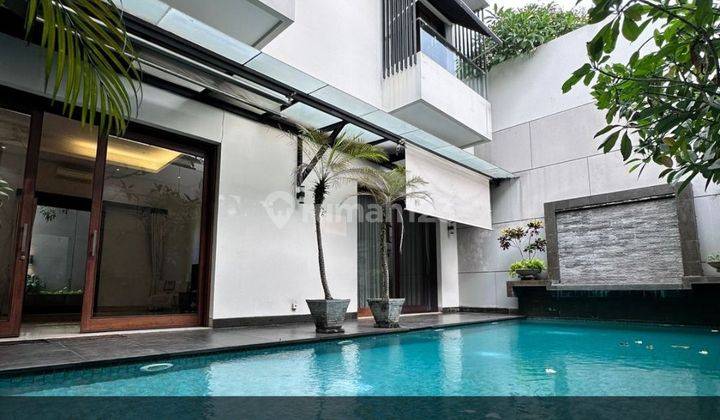 Dijual Rumah Modern Tropical Lokasi Aman Dan Nyaman di Jakarta Selatan  1