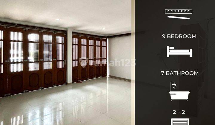 Disewakan Rumah Modern Tropical Semi Furnished di Jakarta Selatan  2