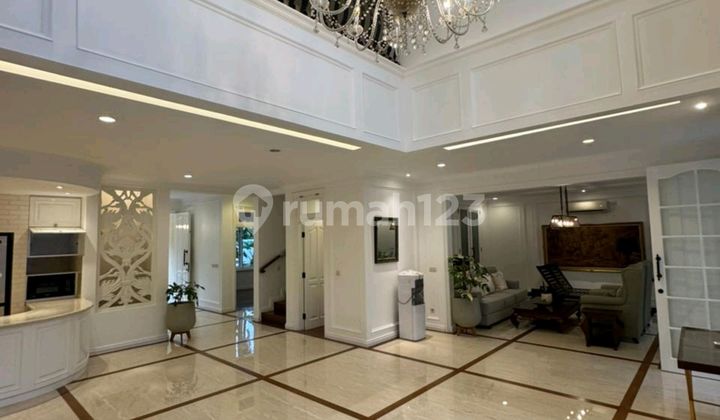 For Rent: Spacious House with Private Pool in a Strategic Location