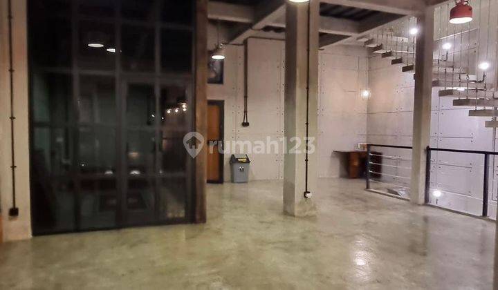 Dijual Atau Disewakan Rumah Design Industrial Lokasi Pinggir Jalan Cocok Untuk Usaha  2