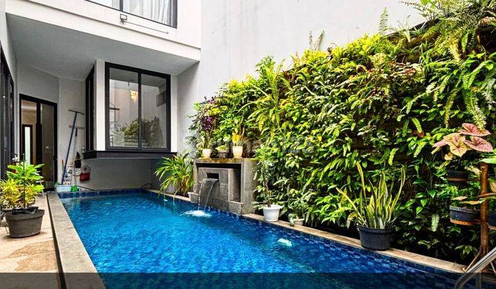 Dijual Rumah Modern Tropical Semi Furnished di Jakarta Selatan  1