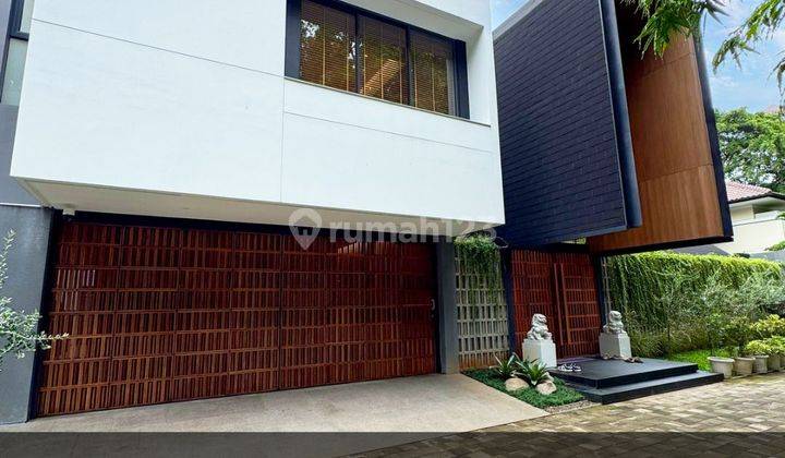 Dijual Rumah Modern Tropical Dengan Pencahayaan Alami Yang Bagus di Jakarta Selatan  1