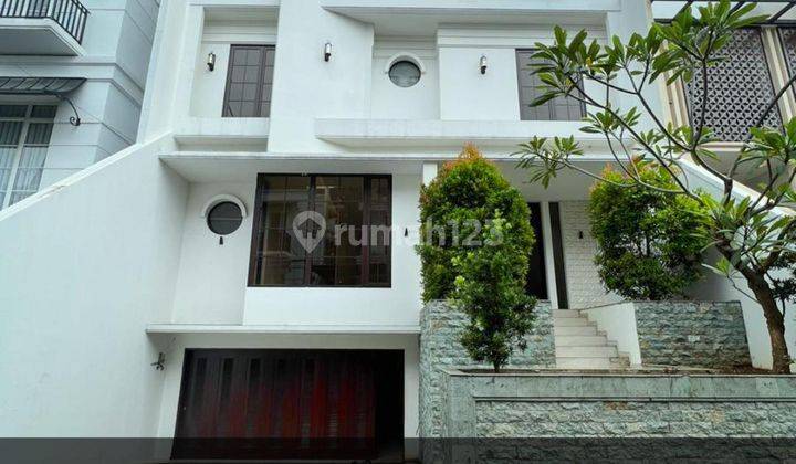 Dijual Rumah Brand New Modern Tropical Semi Furnished di Jakarta Selatan  1