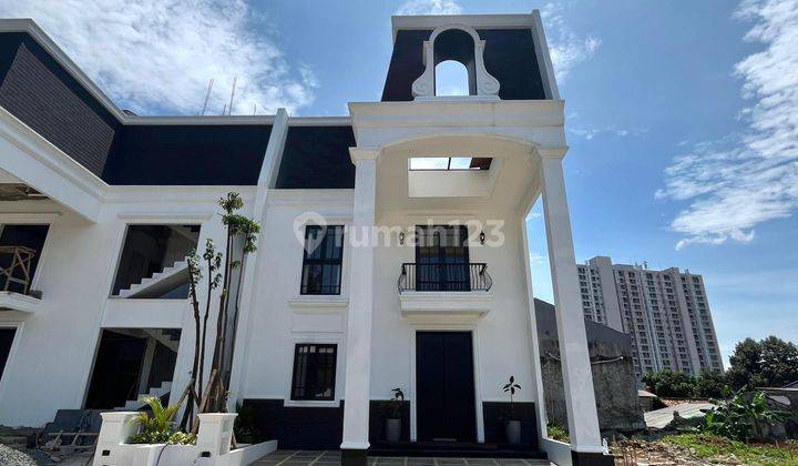 Dijual Rumah Brand New Modern Classic Semi Furnished di Jakarta Selatan  2