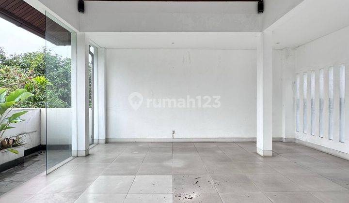 Dijual Rumah Modern Tropical Lokasi Aman Dan Nyaman di Jakarta Selatan  2