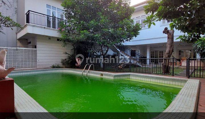 Dijual Rumah Modern Tropical di Jakarta Selatan  1