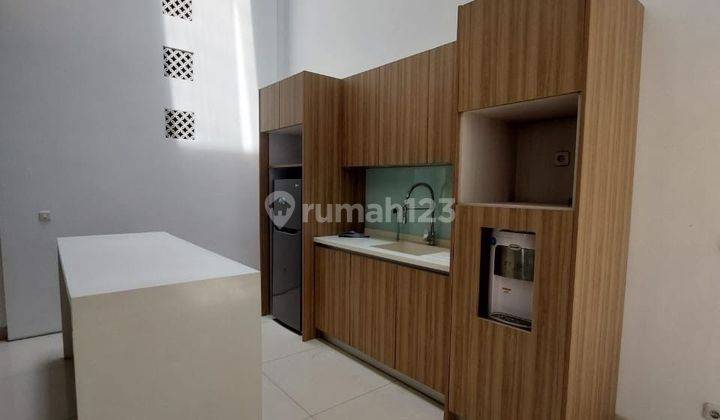 Disewakan Rumah Modern Classic Full Furnished di Jakarta Pusat  2