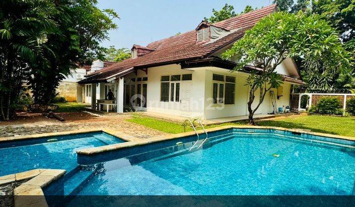 Disewakan Rumah Modern Tropical Lokasi Strategis di Jakarta Selatan  1